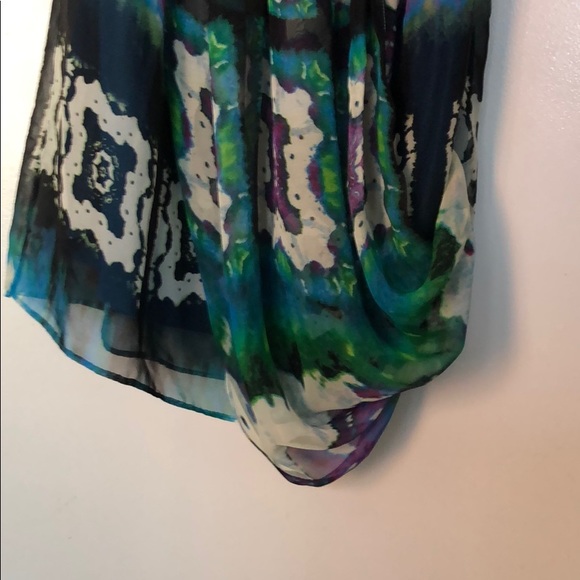 C. Lace multicolor formal dress - Picture 2 of 6